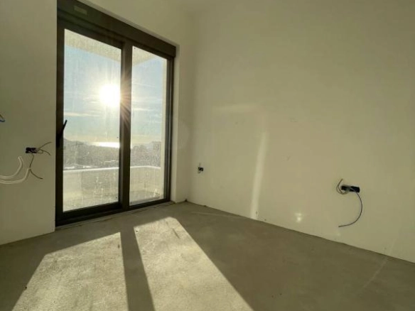 Trosoban stan 113 m² sa pogledom na more u kompleksu Montesa Hill – Bečići, Budva