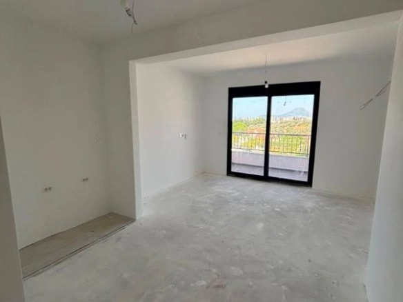 Garsonjera 34 m² u novogradnji sa garažnim mjestom – Čeluga, Bar