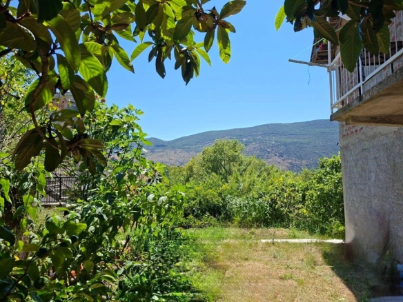 Kuća na dva sprata u Sušćepanu