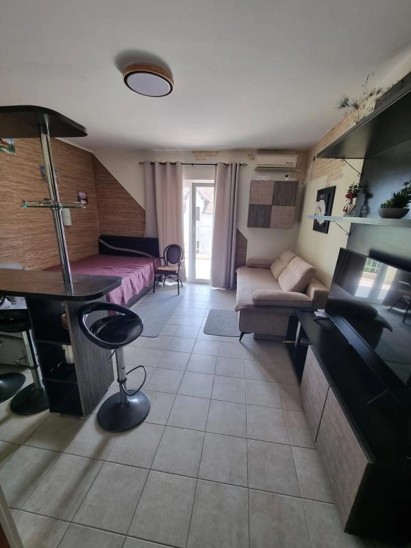 Garsonjera u Baošićima