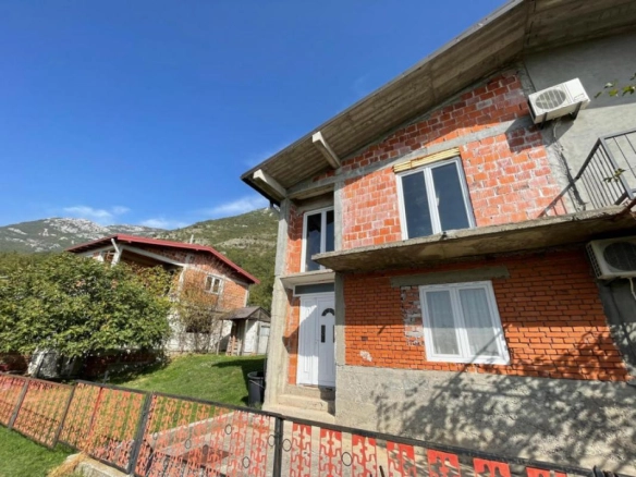 Kuća sa pogledom na more u Sutomoru