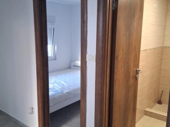 Jednosoban stan 30 m² sa terasom i dvorištem – Igalo, Herceg Novi