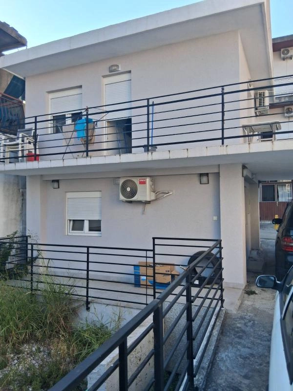 Jednosoban-stan-u-Igalu-Herceg-Novi-3 Jednosoban stan 30 m² sa terasom i dvorištem – Igalo, Herceg Novi