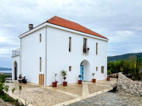 Kuća sa bazenom u Ratiševini