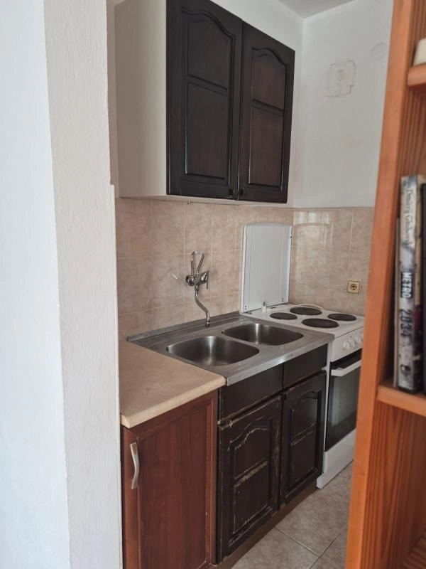 Dvosoban-stan-u-centru-Petrovca-Budva-7 Dvosoban stan 59 m² – Petrovac, Budva — fotografija 8