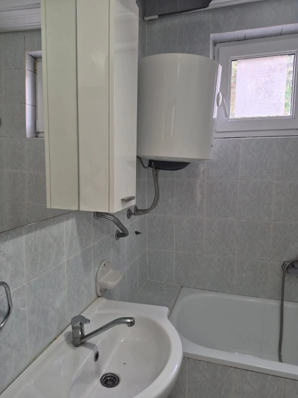 Dvosoban-stan-u-centru-Petrovca-Budva-10 Dvosoban stan 59 m² – Petrovac, Budva — fotografija 11