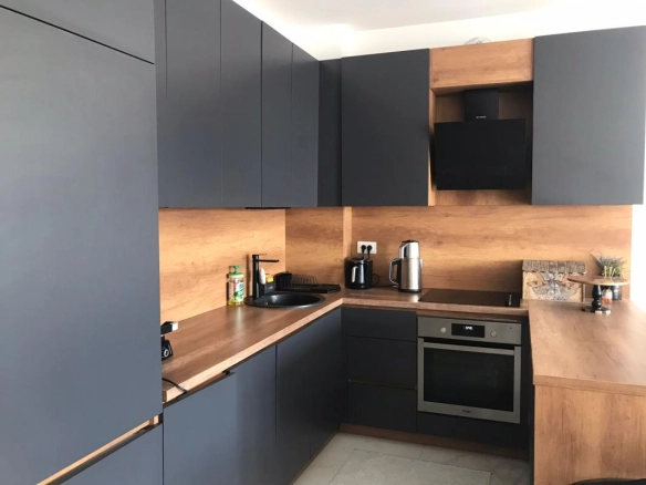 Izdavanje: Dvosoban stan 70 m² u novogradnji sa pogledom na more – Čeluga, Bar