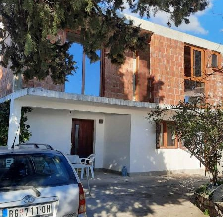Kuća sa pogledom na more u Dobroj Vodi
