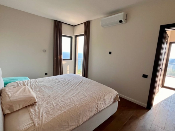 Dvosoban penthaus 102 m² sa pogledom na more – Seoce, Budva