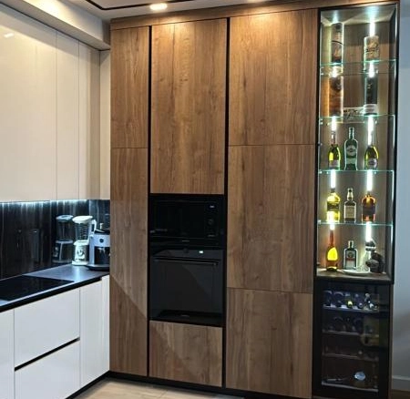 Dvosoban stan 80 m² sa terasom i pogledom na planine – Bar