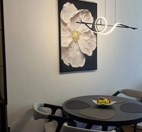 Dvosoban stan 80 m² sa terasom i pogledom na planine – Bar