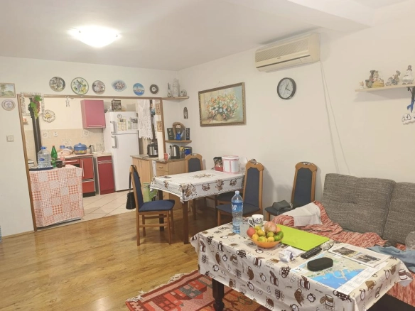 Kuća 215 m² na tri nivoa sa terasom i pogledom na more – Šušanj, Bar