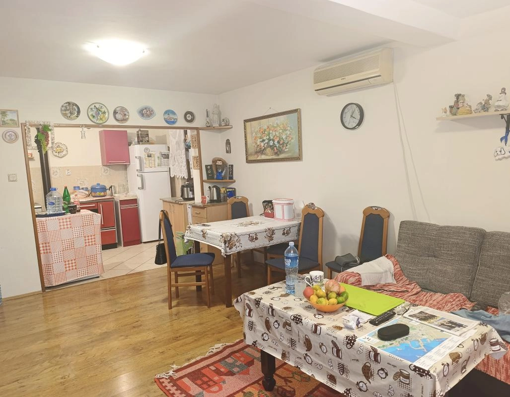 Kuća 215 m² na tri nivoa sa terasom i pogledom na more – Šušanj, Bar