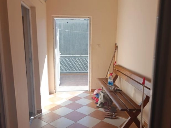 Kuća 215 m² na tri nivoa sa terasom i pogledom na more – Šušanj, Bar