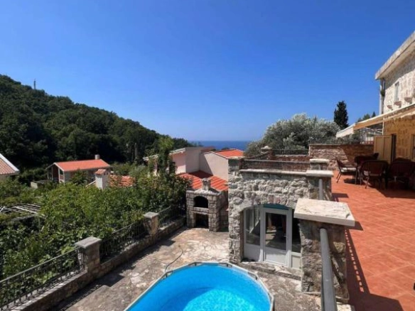 Kamena vila u Reževićima