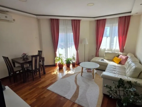 Dvosoban stan sa garažom