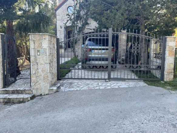 Kuća 183 m² od kamena sa pogledom na more – Zagrađe, Bar