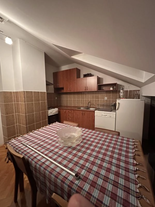 Jednosoban stan 62 m² na posljednjem spratu sa liftom – Stari aerodrom, Podgorica