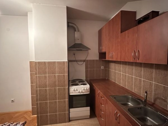 Jednosoban stan 62 m² na posljednjem spratu sa liftom – Stari aerodrom, Podgorica