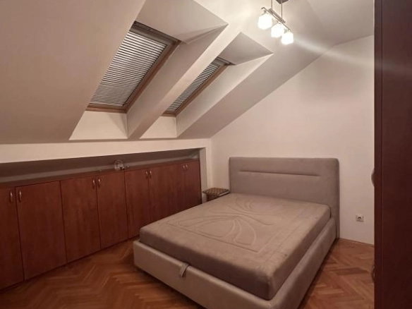 Jednosoban stan 62 m² na posljednjem spratu sa liftom – Stari aerodrom, Podgorica