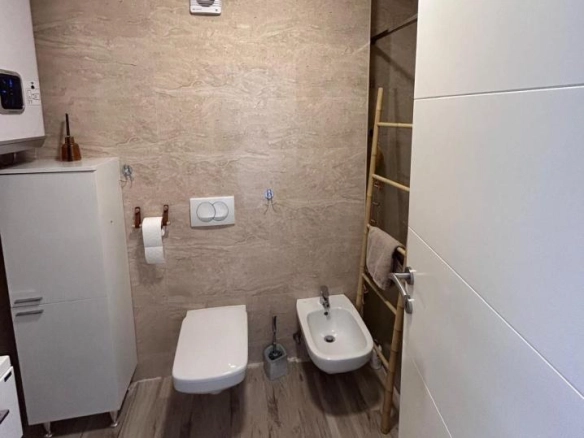 Dvosoban stan 83 m² na prvoj liniji sa pogledom na more – Dobra Voda, Bar