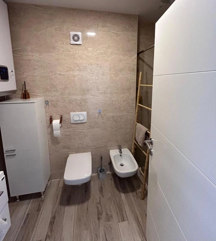 Dvosoban-stan-sa-pogledom-na-more-Dobra-Voda-Bar-4 Dvosoban stan 83 m² na prvoj liniji sa pogledom na more – Dobra Voda, Bar