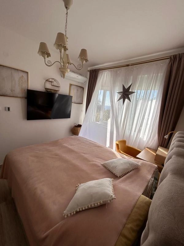 Dvosoban-stan-sa-pogledom-na-more-Dobra-Voda-Bar-8 Dvosoban stan 83 m² na prvoj liniji sa pogledom na more – Dobra Voda, Bar