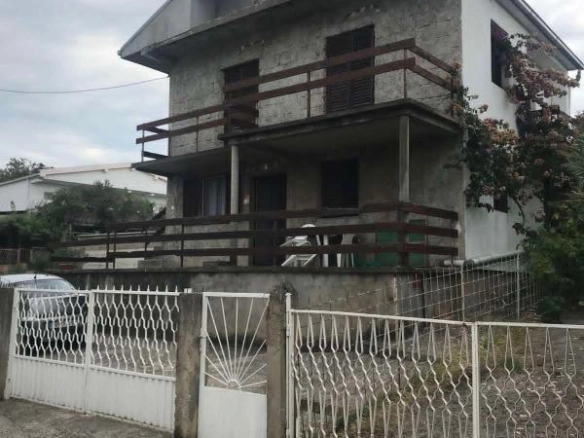 Spratna kuća u Dobroj Vodi