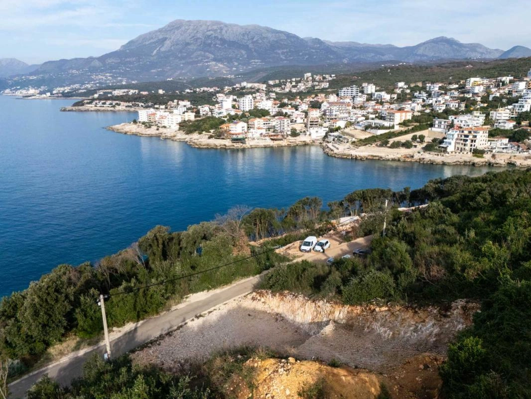 Plac 683 m² na prvoj liniji do mora sa panoramskim pogledom – Utjeha, Bar