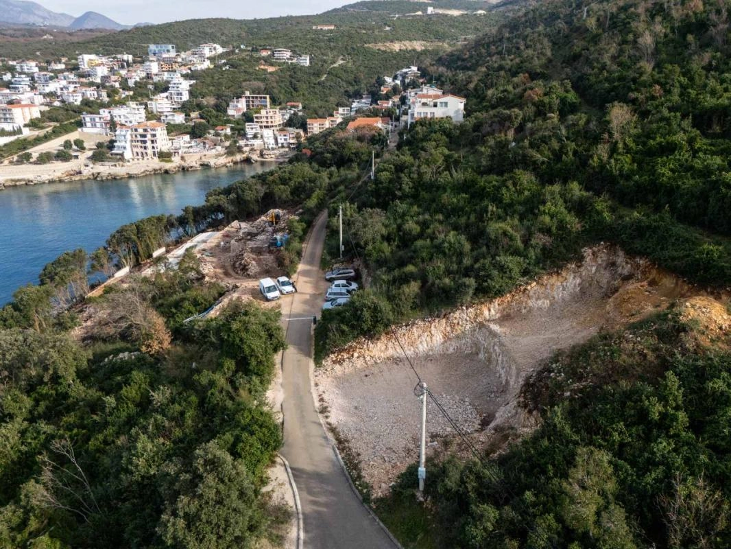 Plac 683 m² na prvoj liniji do mora sa panoramskim pogledom – Utjeha, Bar