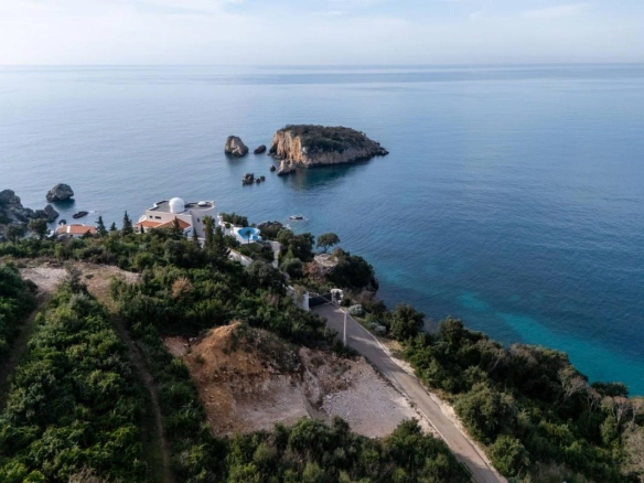 Plac 683 m² na prvoj liniji do mora sa panoramskim pogledom – Utjeha, Bar