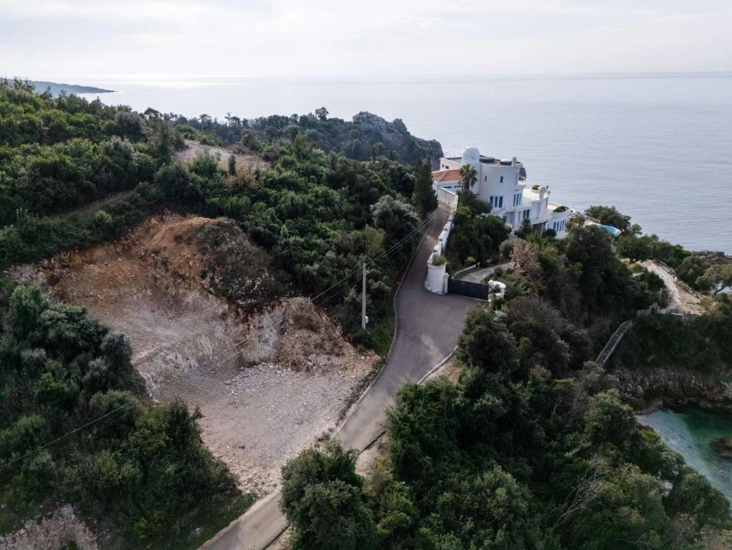 Plac 683 m² na prvoj liniji do mora sa panoramskim pogledom – Utjeha, Bar