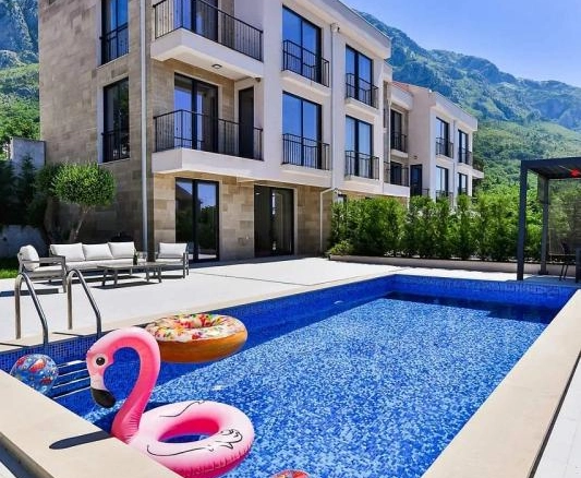 Kuća 223 m² sa pogledom na more i bazenom – Sveti Stefan, Budva