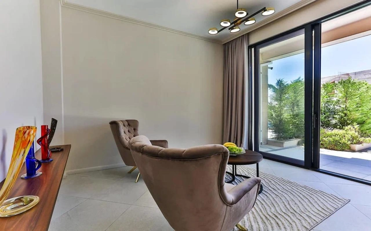 Kuca-sa-bazenom-u-Svetom-Stefanu-Budva-5 Kuća 223 m² sa pogledom na more i bazenom – Sveti Stefan, Budva