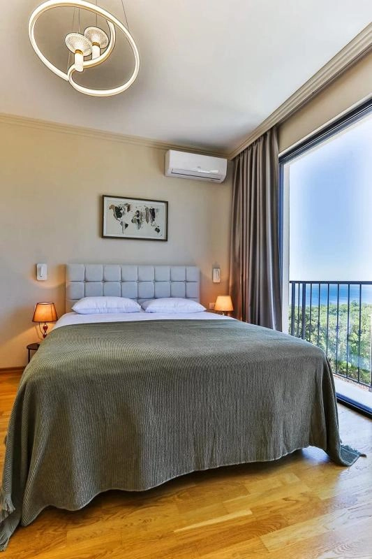 Kuca-sa-bazenom-u-Svetom-Stefanu-Budva-9 Kuća 223 m² sa pogledom na more i bazenom – Sveti Stefan, Budva