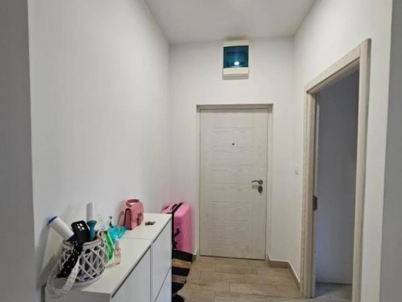 Dvosoban stan 57 m² u novogradnji blizu Univerziteta – Rozino, Budva