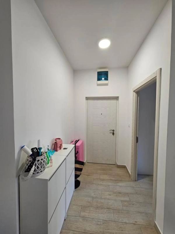 Dvosoban stan 57 m² u novogradnji blizu Univerziteta – Rozino, Budva