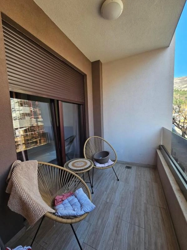 Dvosoban stan 57 m² u novogradnji blizu Univerziteta – Rozino, Budva