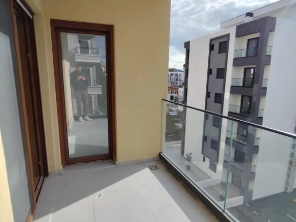 Dvosoban stan 79 m² u novogradnji, 300 m od mora – Šušanj, Bar