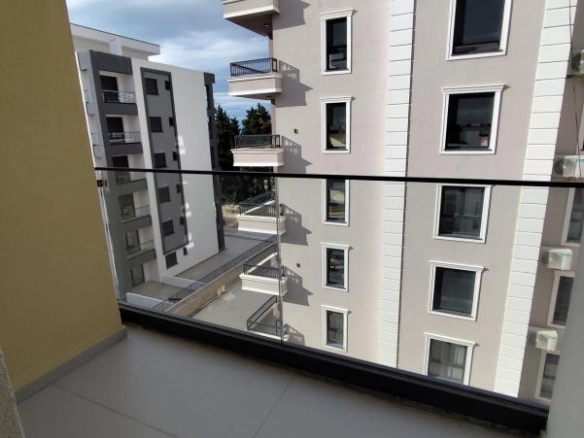 Dvosoban stan 79 m² u novogradnji, 300 m od mora – Šušanj, Bar