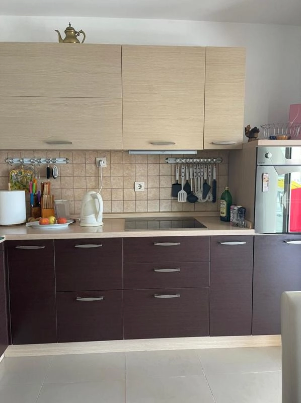 Kuća 430 m² sa pet odvojenih stanova i bazenom – Baošići, Herceg Novi
