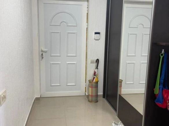 Kuća 430 m² sa pet odvojenih stanova i bazenom – Baošići, Herceg Novi