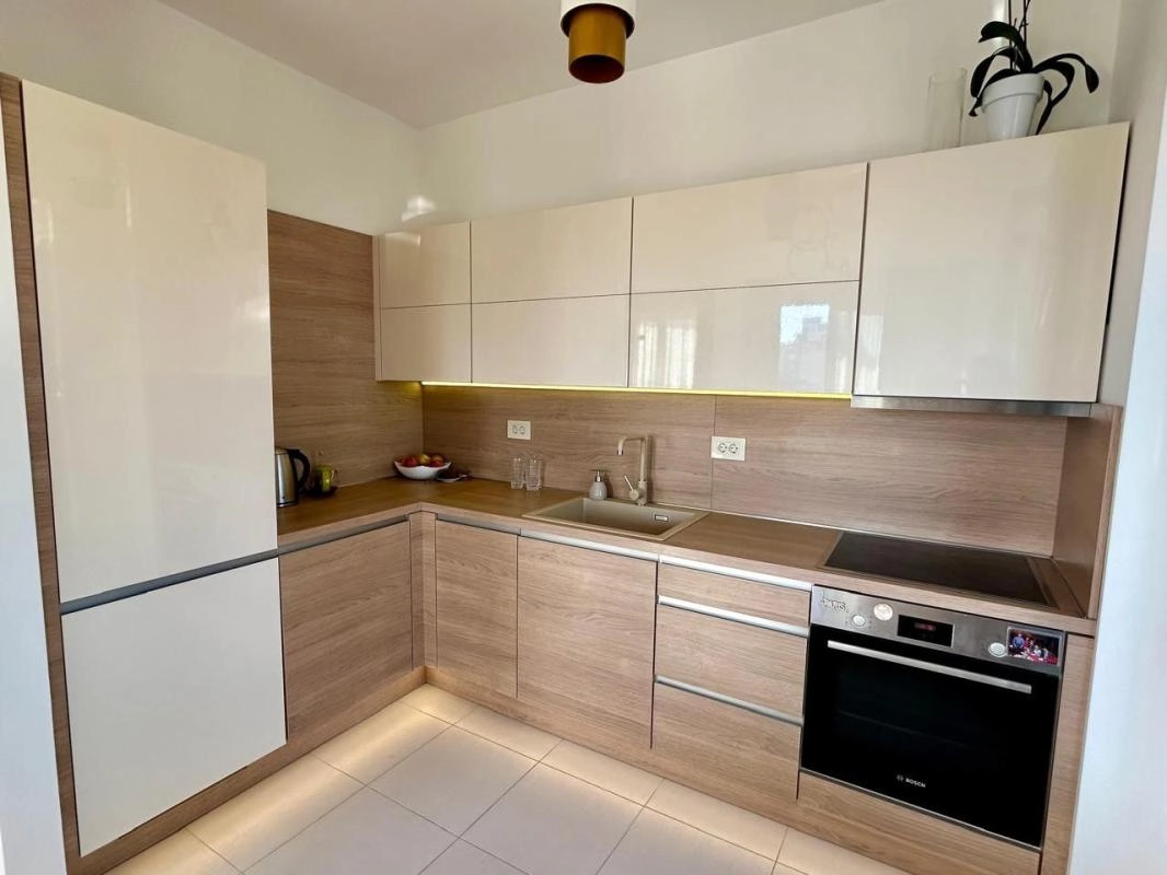 Dvosoban-stan-u-centru-Budve-150-m-od-mora-8 Dvosoban stan 71 m² sa dvije terase, 150 m od mora – centar Budve