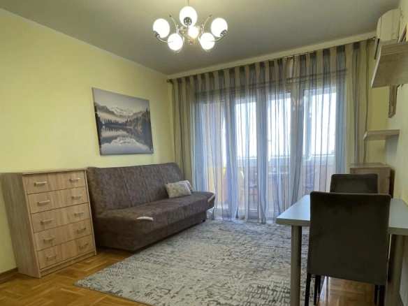 Dvosoban stan sa pogledom na more u Bečićima