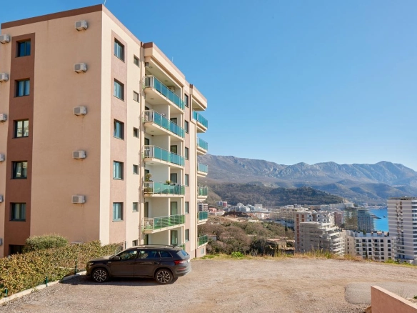 Dvosoban stan 63 m² sa pogledom na more i terasom – Bečići, Budva