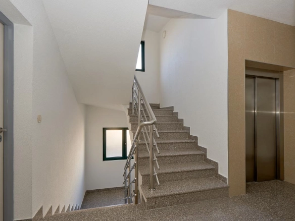 Dvosoban stan 63 m² sa pogledom na more i terasom – Bečići, Budva