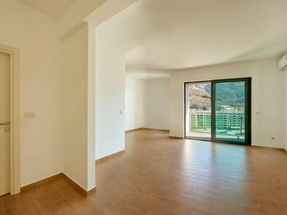 Dvosoban stan 63 m² sa pogledom na more i terasom – Bečići, Budva