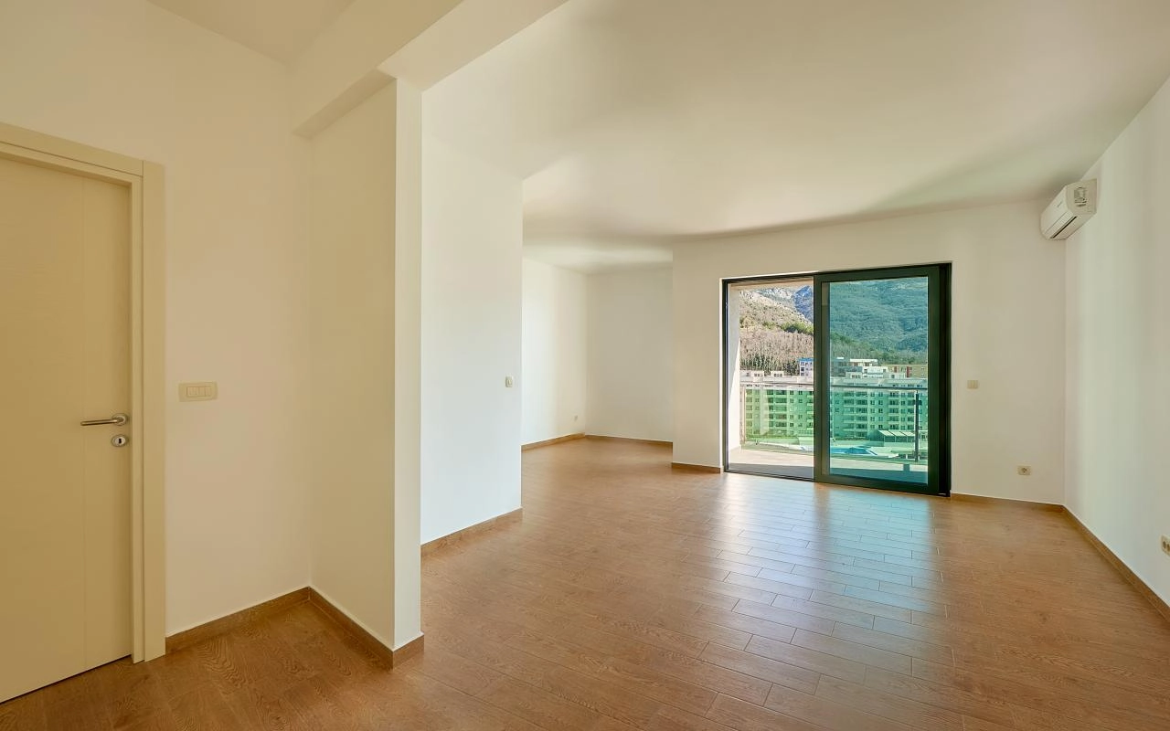 Dvosoban stan 63 m² sa pogledom na more i terasom – Bečići, Budva