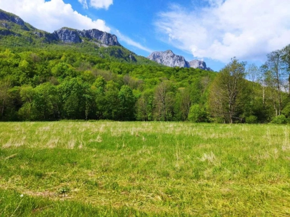 Plac sa rijekom u Kolašinu