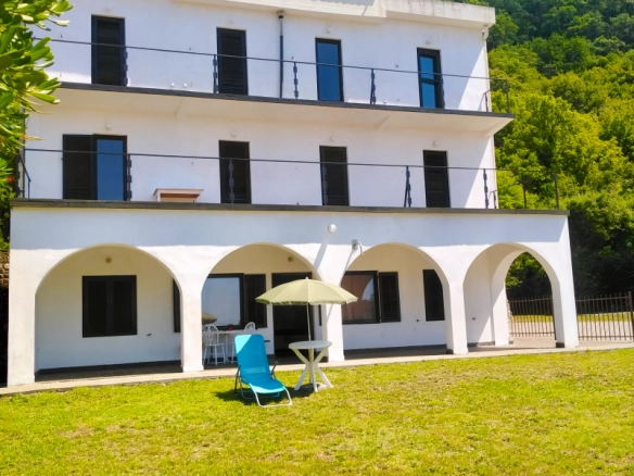 Kuća sa pogledom na more u Petrovcu
